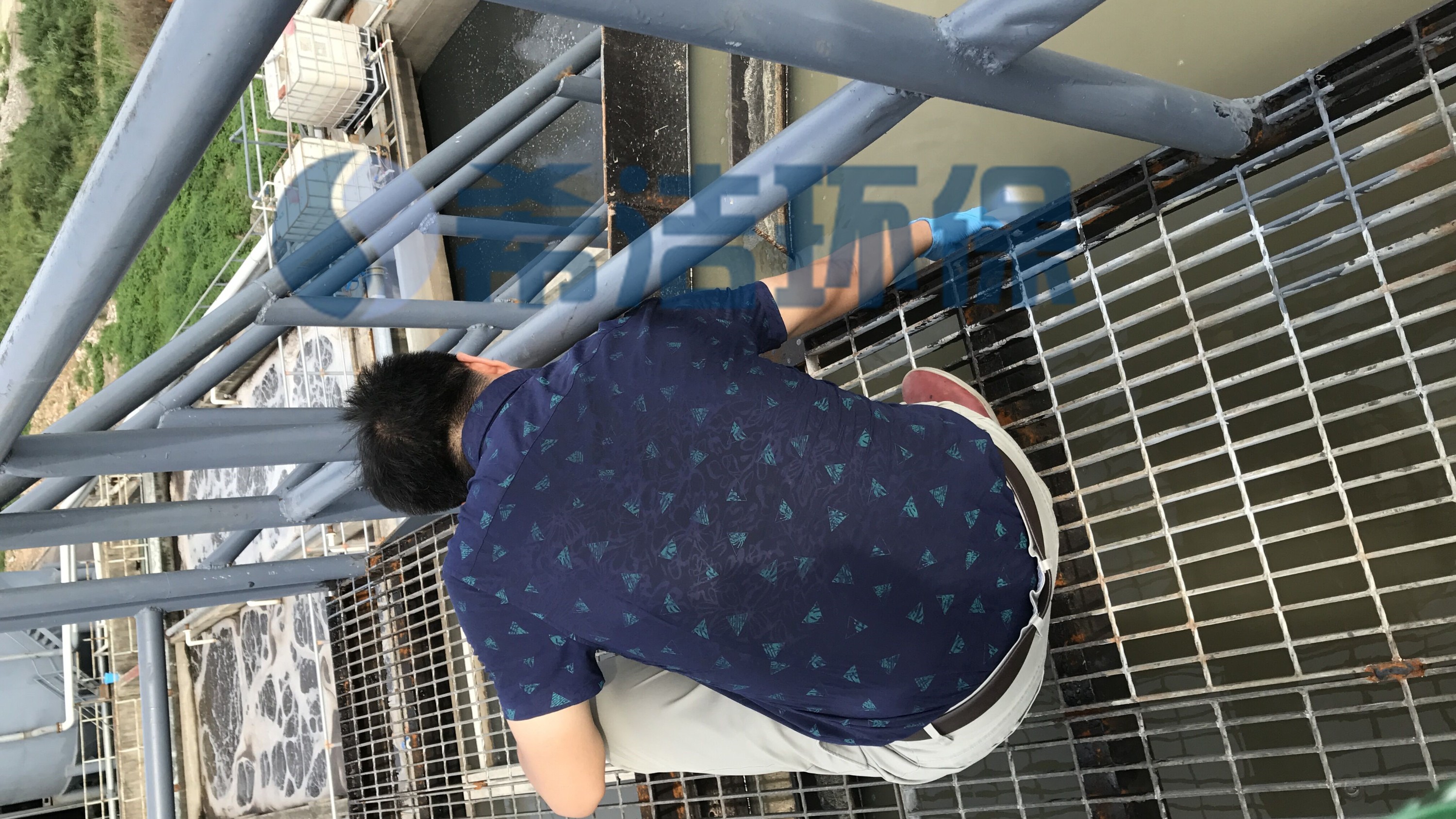 <i style='color:red'>制药厂的污水处理是怎么处理</i>（图）